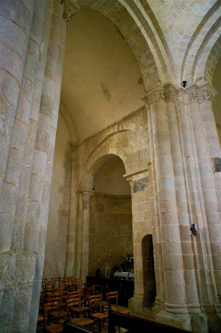 L'église Saint Jacques de Conzac : du transept - Saint-Aulais-la-Chapelle