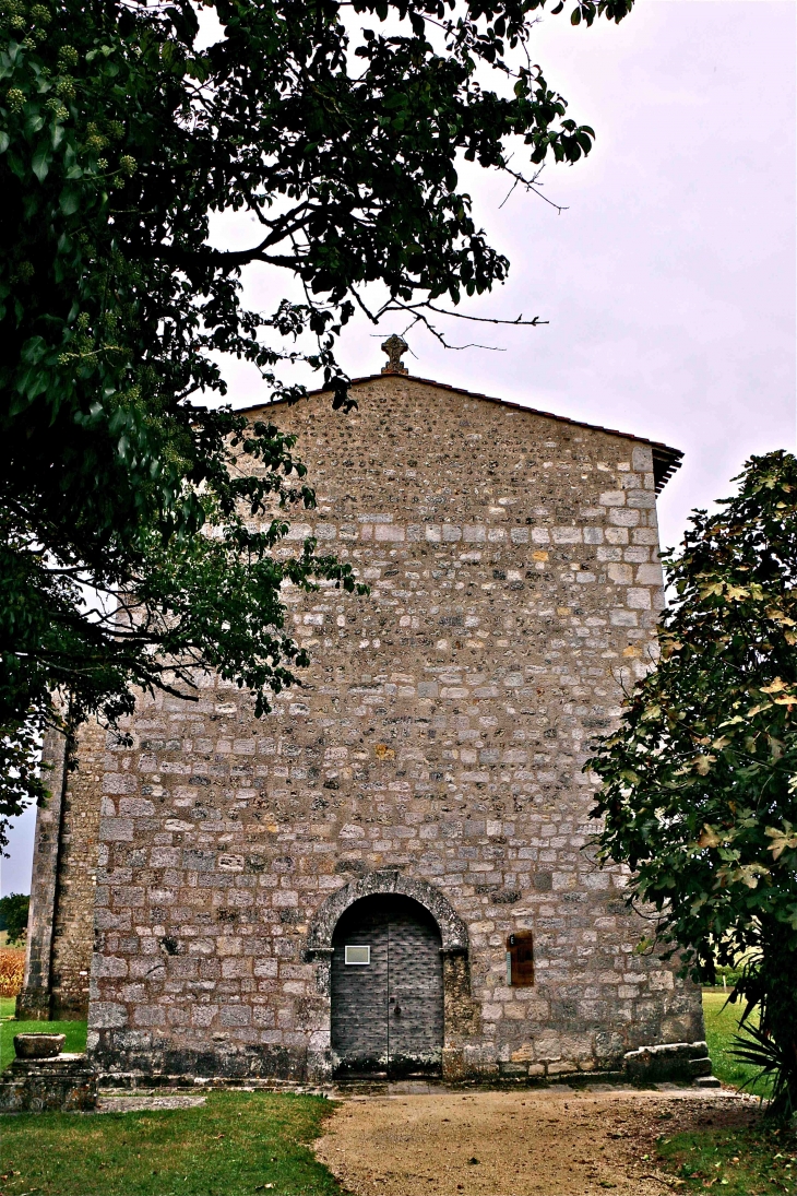 L'église Saint Jacques de Conzac : façade occidentale - Saint-Aulais-la-Chapelle