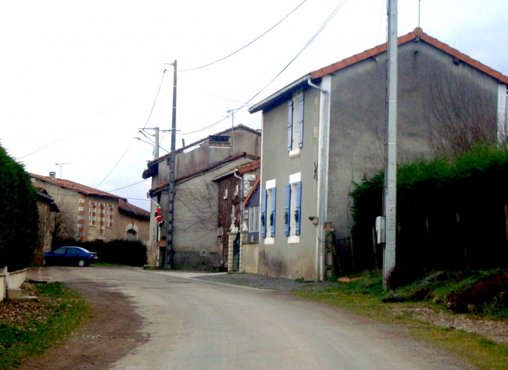Saint-Claud Village de Négret