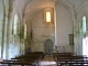 la-nef-vers-le-portail-de-l-eglise-sainte-madeleine-quatre chapiteaux-classes