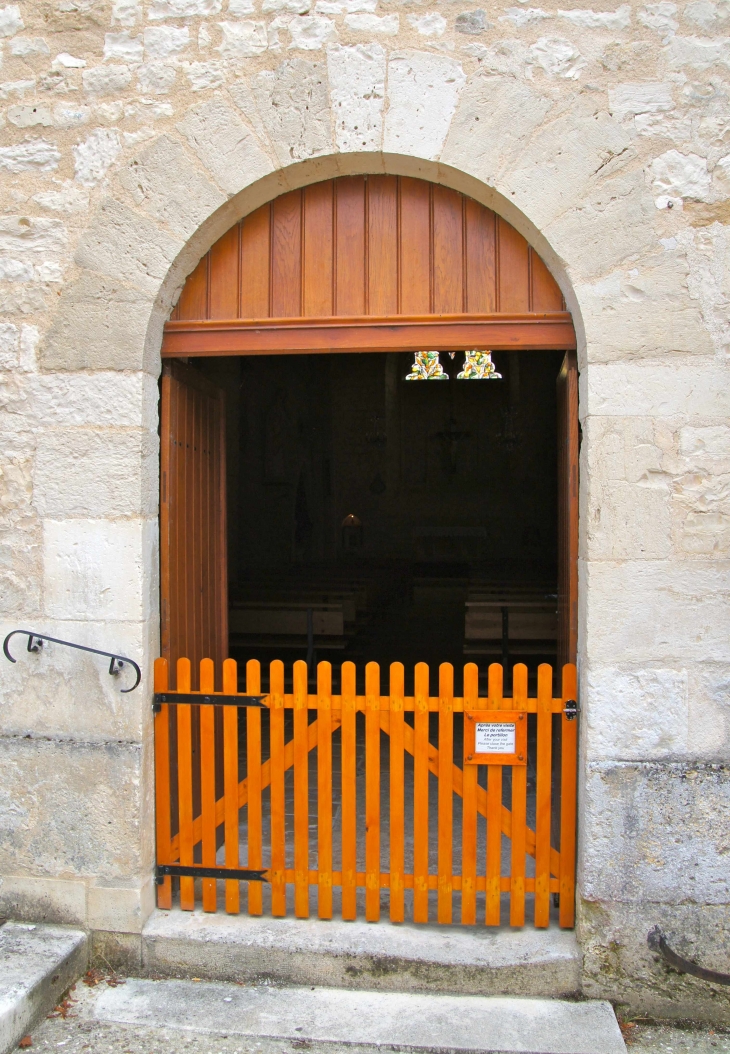 Portail de l'église Notre Dame de Vouharte.