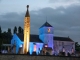 La Croix Hosannière et l'église Saint-Pierre mise en lumière dans le cadre des nuits romanes en Juillet 2012
