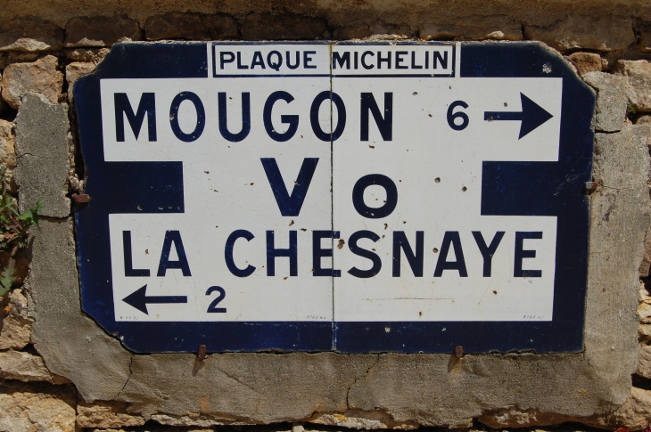 Plaques Michelin vestiges routiers - Aigonnay