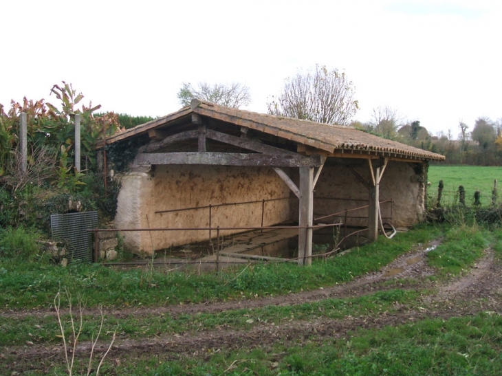 Lavoir de la Cour - Augé