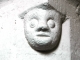 Photo suivante de Azay-sur-Thouet sculpture-romane-represente-un-visage-grotesque-    intérieur
