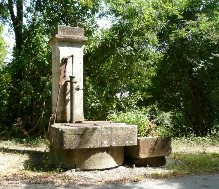 Le puits de Sainte EUTROPE à Le CORMENIER - Beauvoir-sur-Niort