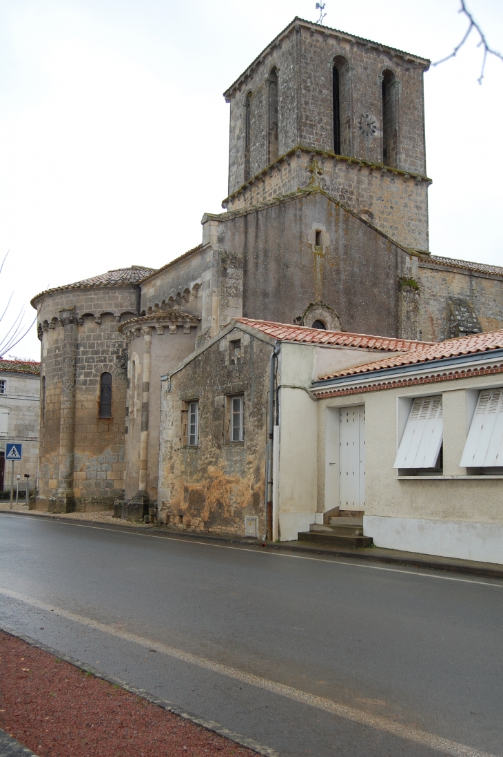 Eglise St Marcel, romane du XII ème siècle  - Béceleuf