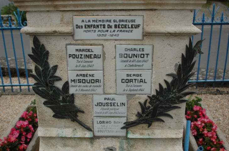 Monument aux Morts pour la France - Béceleuf