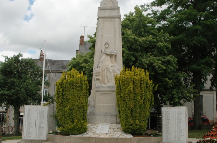 Monument aux Morts pour la France  - Bressuire