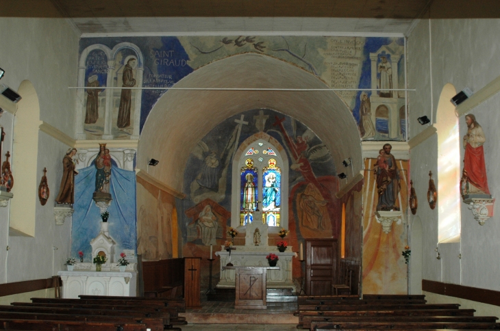 Intérieur de l'église et ses fresques  - Chantecorps