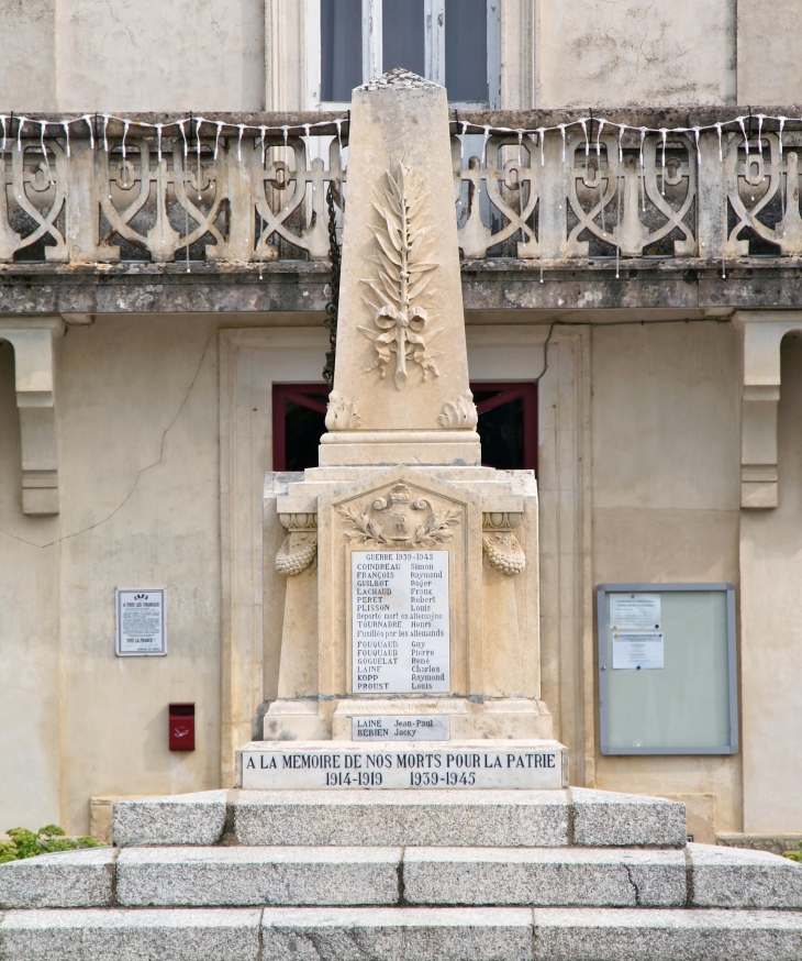 Le Monument aux Morts - Chef-Boutonne