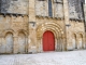 Portail de la façade occidentale de l'église Saint Chartier.