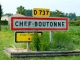 Photo précédente de Chef-Boutonne Autrefois : est un bourg fort ancien puisqu'il fut mentionné par César lui-même. Il tire son nom du fait qu'il fut bâti à la source de la Boutonne.