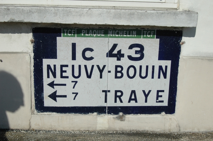 Plaque michelin nettoyée  et remise en route par Deux-Sèvres Auto mémoire pendant l'opération  - Clessé