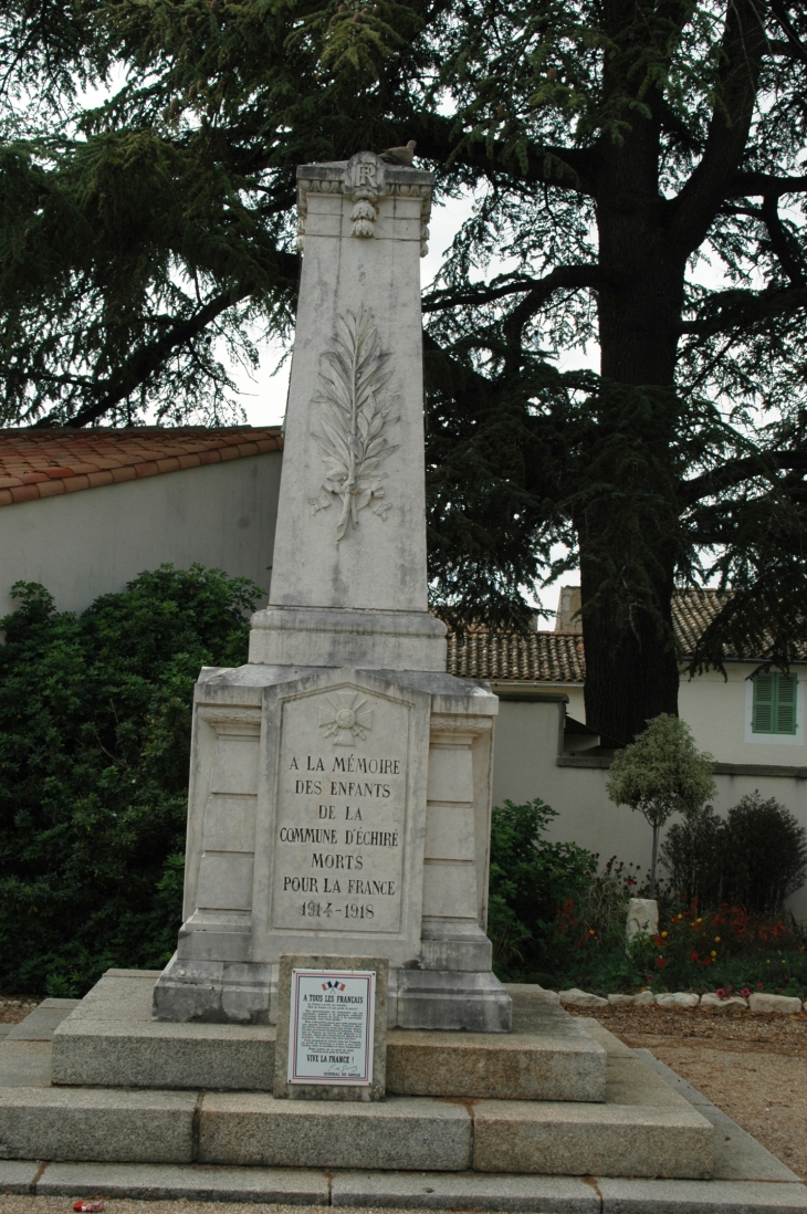 Monument aux MOrts pour la France  - Échiré