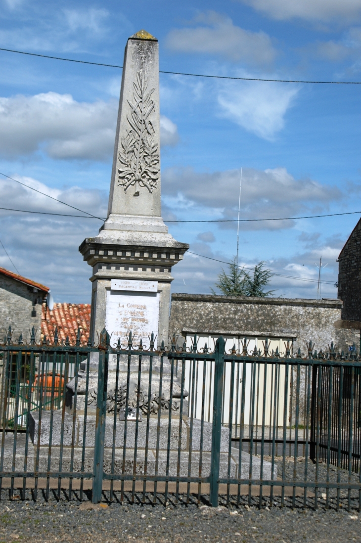 Monument aux Morts pour la France - Ensigné