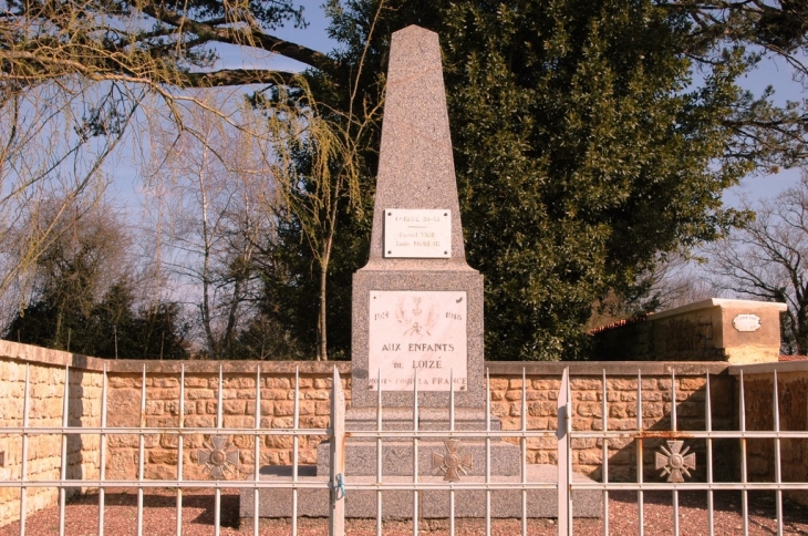 Monument au Morts - Gournay-Loizé