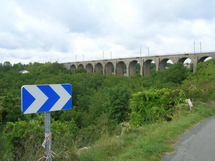 Viaduc  SNCF - La Crèche