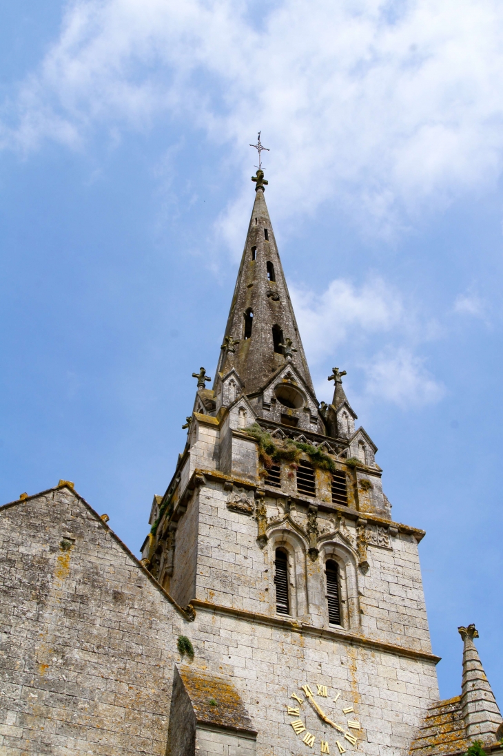 Le clocher de l'église Saint Heray. - La Mothe-Saint-Héray