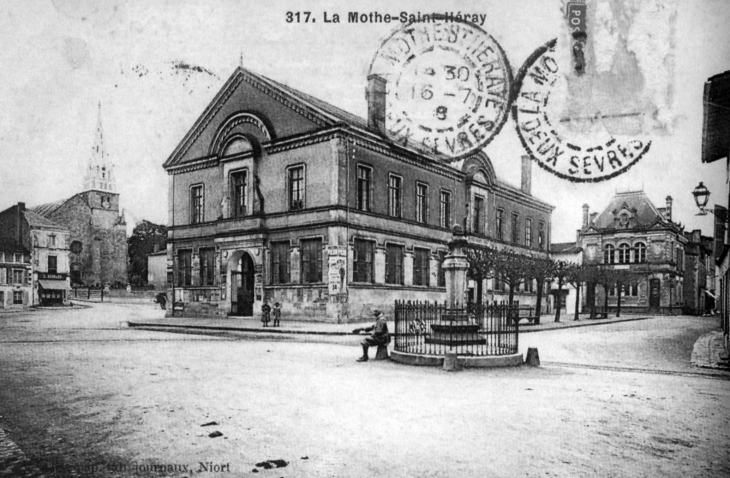 Rue du Marèchal Joffre, vers 1908, (carte postale ancienne). - La Mothe-Saint-Héray