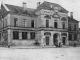 La mairie vers 1907 (carte postale ancienne).