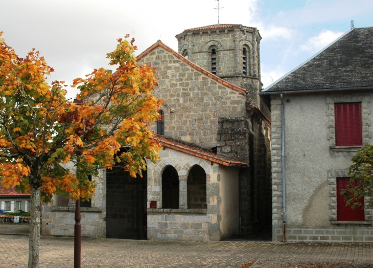 L'église Saint Saturnin, romane du XIIéme - Le Tallud