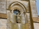 Statue de Saint Eutrope au dessus du portal de l'église de Saint Eutrope.