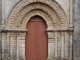 Somptueux portail de l'église ND époque romane