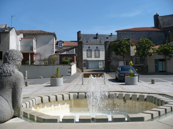 Place de la mairie - Mauléon
