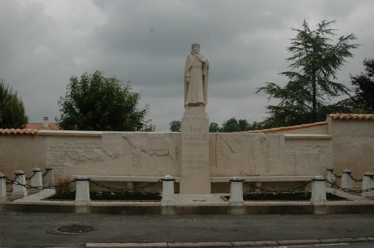 Monument souvenir de René CAILLIE - Mauzé-sur-le-Mignon