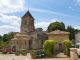 L'église Saint Hilaire classée Monument Historique et inscrite au patrimoine mondial de l'Unesco, comme étape sur le chemin de saint Jacques de Compostelle.