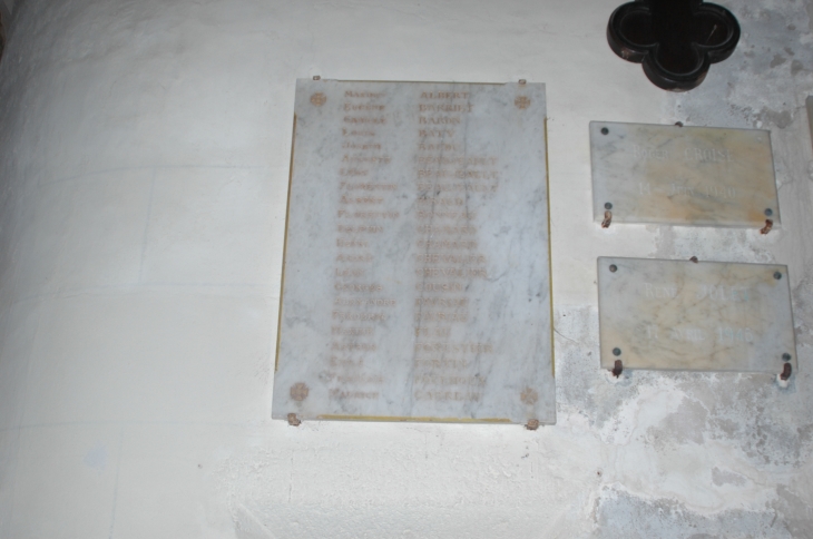 Commemoration des morts pour la France intérieur de l'église - Moutiers-sous-Chantemerle