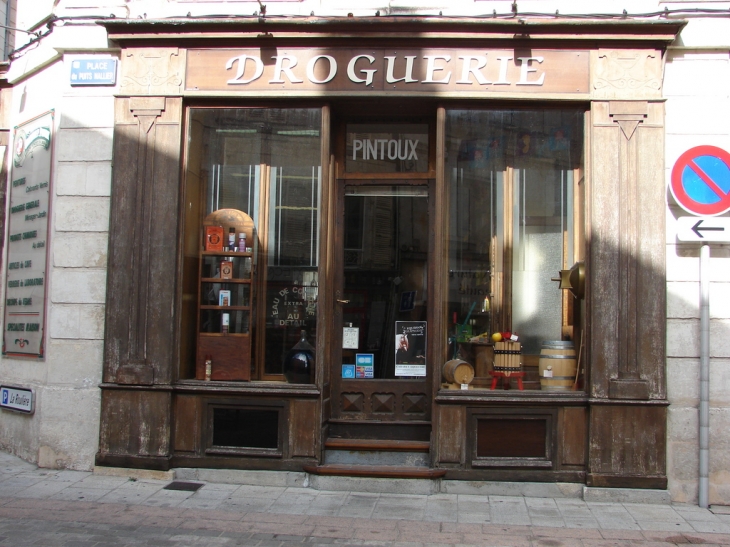 Vieille Boutique, Place du Puits Nualier - Niort