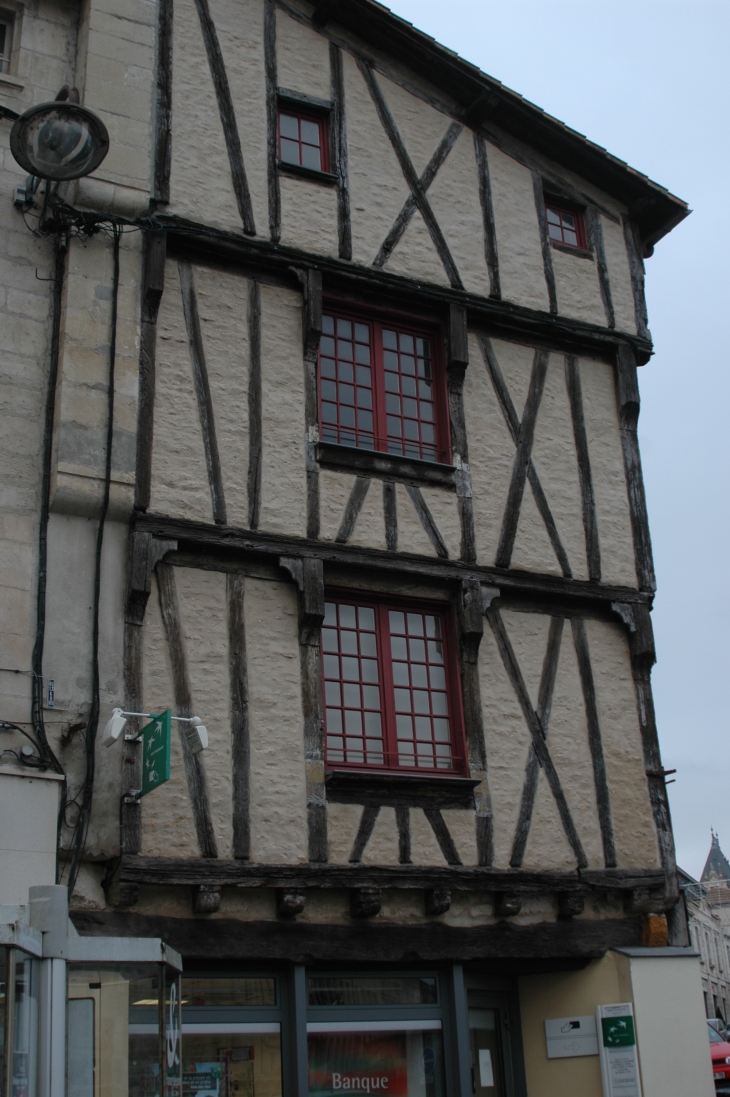 Maison médiévale place du Marché  - Niort