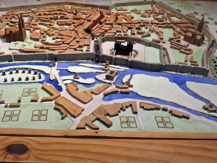 La maquette de la ville au Moyen Age - Niort