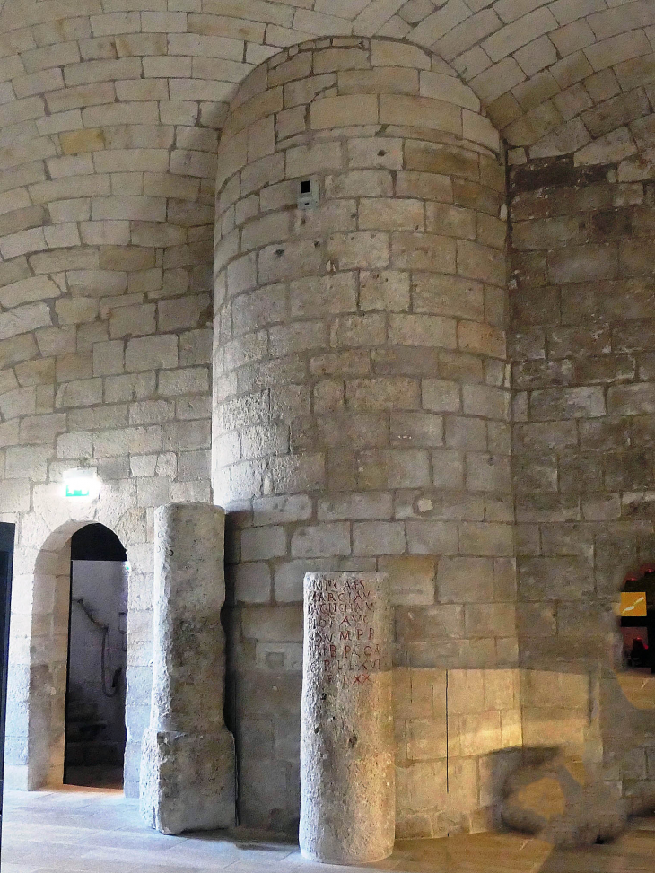 L'accès au sommet du donjon - Niort