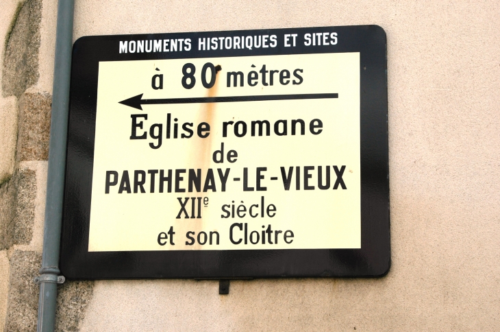Panneau routier  indicatif - Parthenay