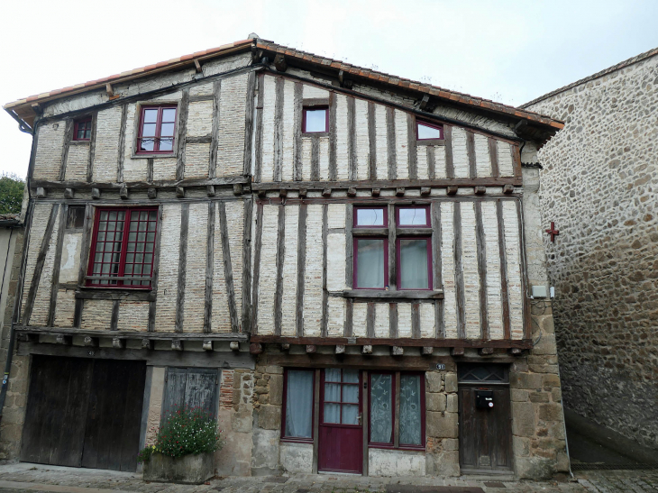 La rue de la Vau Saint Jacques - Parthenay
