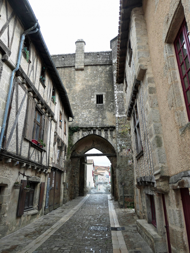 La rue de la Vau Saint Jacques : vers la Porte Saint Jacques - Parthenay