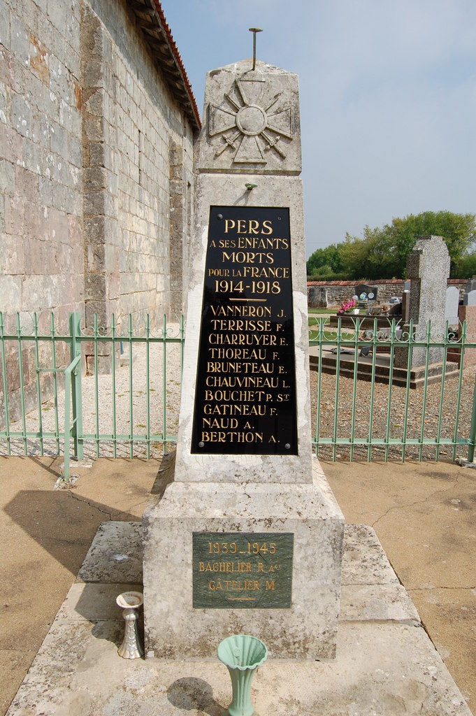 Monuments au Morts pour la FRANCE - Pers