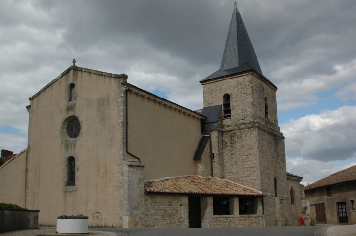 L'église  - Saint-Georges-de-Noisné