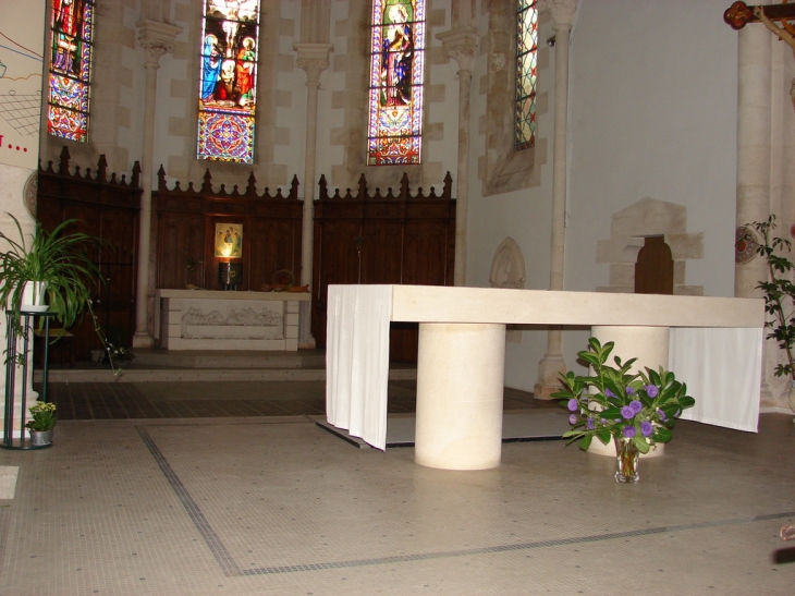 L'Eglise - Saint-Hilaire-la-Palud