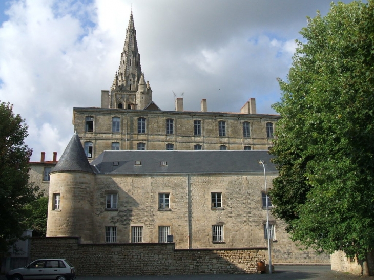 L'ABBATIALE - Saint-Maixent-l'École