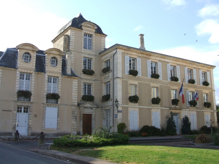 Hotel de ville - Saint-Maixent-l'École