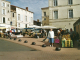Photo suivante de Saint-Maixent-l'École place du marché le samedi