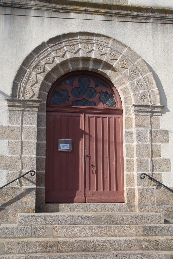 La porte de l'église - Saint-Martin-du-Fouilloux
