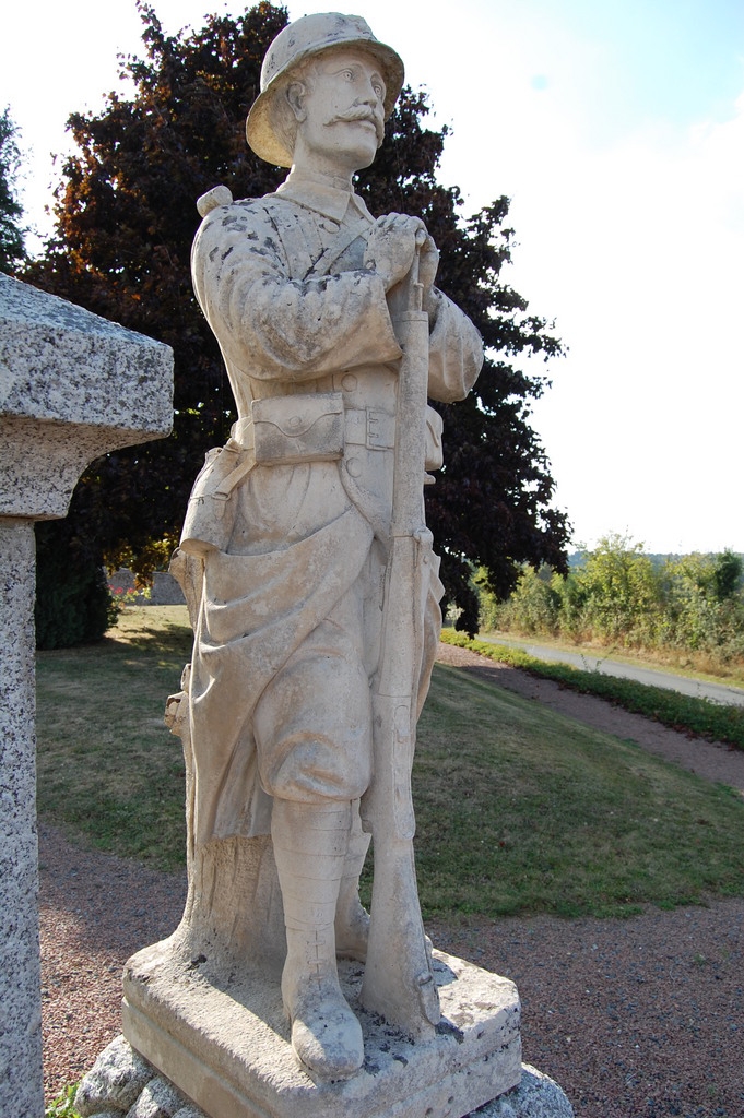 Le poilu du Monument aux Morts pour la France - Saint-Martin-du-Fouilloux