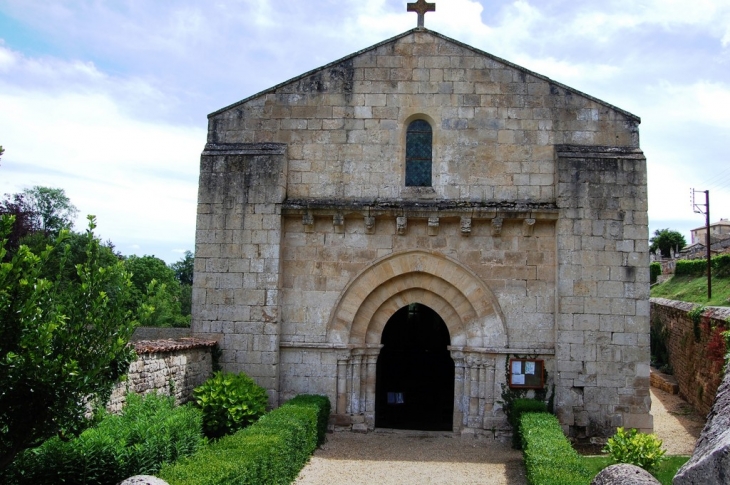 Facade de l' église St Romans - Saint-Romans-lès-Melle