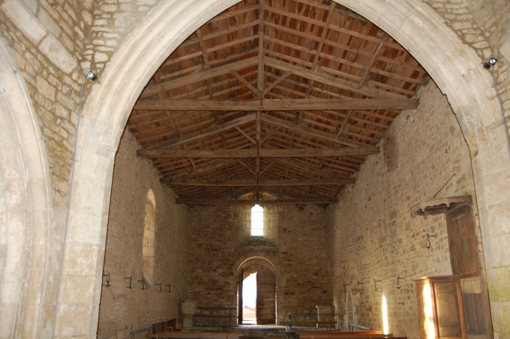 La nef de l'église St Emmeran  - Sainte-Eanne