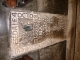 Plate tombe à l'intérieur de l'église Saint Denis